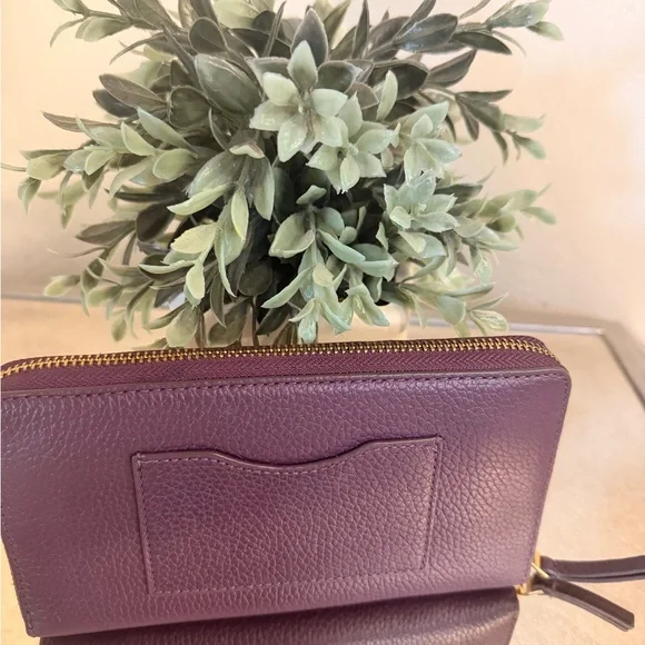 Tory Burch  Britten Zip Continental Leather Wallet - Picture 2 of 5